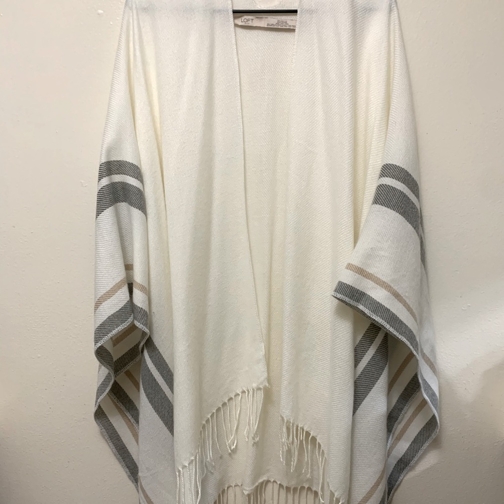 Loft Poncho / Cape